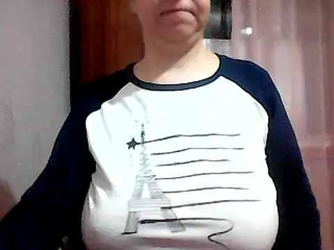 Snapshot of AnaXBerry chatting on February 2025 05:48:01 PM AnaXBerry online show from February 2025 05:48:01 PM