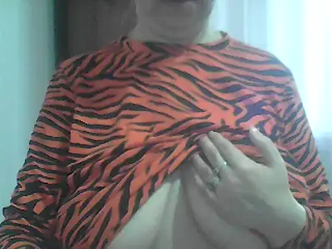 AnaXBerry online show from February 2026 07:04:02 AM