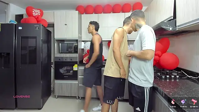 badguyss bisex online show from September 2025 11:23:02 AM