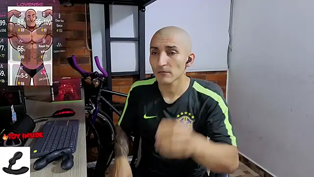 Snapshot of Marck_Muscle chatting on April 2026 01:29:01 AM Marck Muscle online show from April 2026 01:29:01 AM