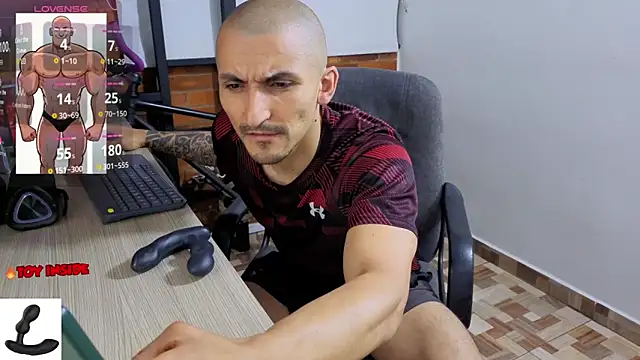 Snapshot of Marck_Muscle chatting on May 2026 02:18:01 AM Marck Muscle online show from May 2026 02:18:01 AM