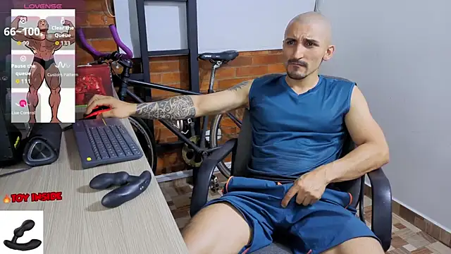 Snapshot of Marck_Muscle chatting on May 2026 11:44:02 PM Marck Muscle online show from May 2026 11:44:02 PM