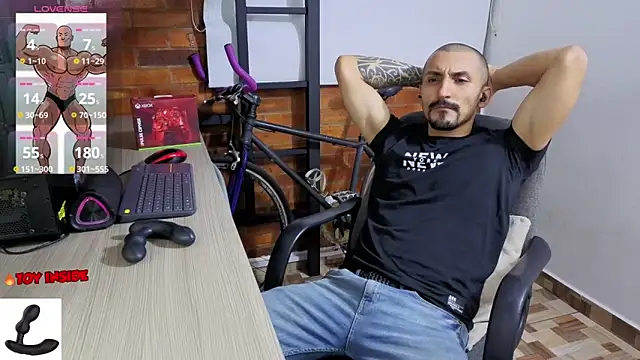Snapshot of Marck_Muscle chatting on June 2026 02:27:01 AM Marck Muscle online show from June 2026 02:27:01 AM