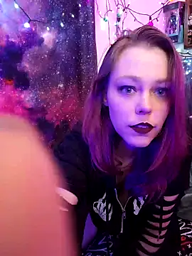 EverlyEster online show from January 2025 10:19:01 AM