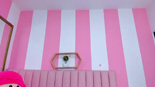 ISABELLA 020 online show from April 2026 12:18:01 PM