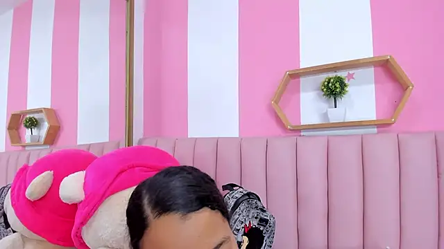 ISABELLA 020 online show from April 2026 12:29:02 PM