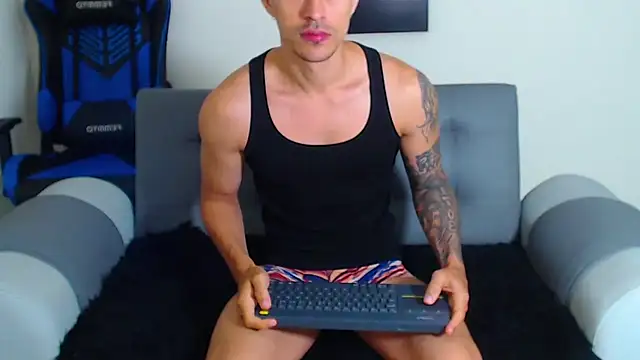 Tristan-bm online show from January 2025 12:52:01 PM