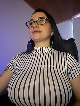 preetypeach online show from April 2026 08:39:01 PM