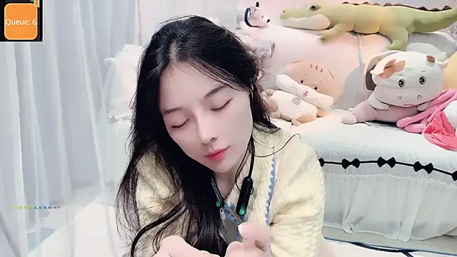 AKiKi711 online show from October 2025 04:19:01 PM