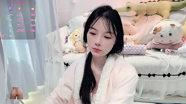 AKiKi711 online show from December 2025 04:21:01 AM