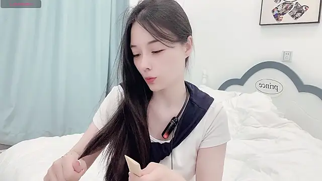 AKiKi711 online show from April 2026 04:57:02 PM