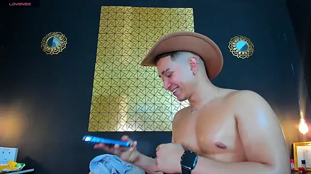 Snapshot of francesco_evan chatting on January 2025 11:29:01 PM francesco evan online show from January 2025 11:29:01 PM