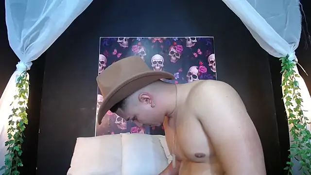 Snapshot of francesco_evan chatting on February 2025 03:56:02 PM francesco evan online show from February 2025 03:56:02 PM