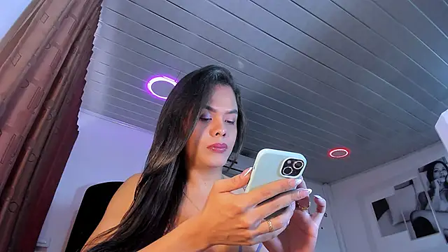 LatinVenuz online show from February 2025 03:16:01 PM