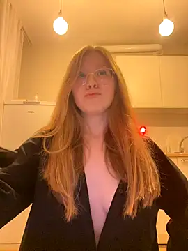 Eva Weyne online show from December 2024 07:22:01 PM