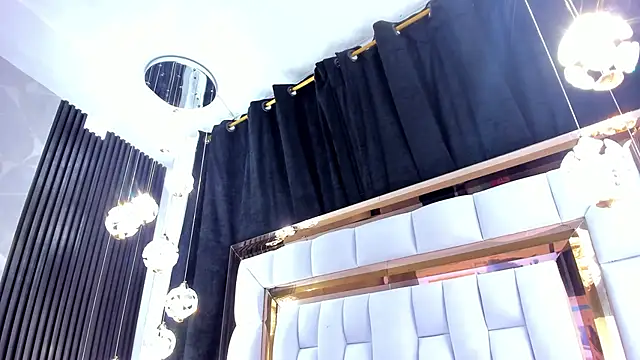 SarayRoyse online show from September 2025 07:30:02 PM