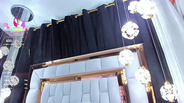 SarayRoyse online show from December 2025 07:22:01 PM