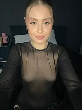 Snapshot of Sweet__Milly chatting on February 2025 05:50:01 PM Sweet  Milly online show from February 2025 05:50:01 PM
