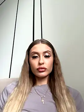 Snapshot of Sweet__Milly chatting on September 2025 12:15:01 PM Sweet  Milly online show from September 2025 12:15:01 PM