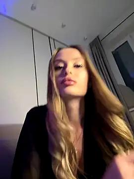 Snapshot of Sweet__Milly chatting on October 2025 02:46:01 PM Sweet  Milly online show from October 2025 02:46:01 PM