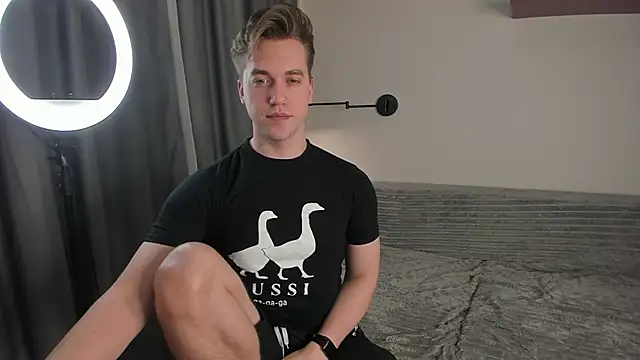 Snapshot of AustinButler chatting on December 2024 07:58:02 PM AustinButler online show from December 2024 07:58:02 PM