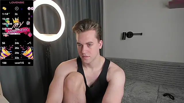 Snapshot of AustinButler chatting on December 2024 09:13:02 PM AustinButler online show from December 2024 09:13:02 PM