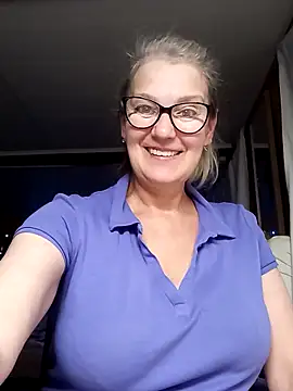 irinamaux online show from October 2025 04:57:01 AM