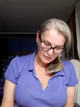 irinamaux online show from October 2025 04:25:02 PM