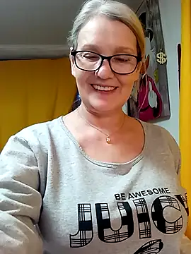 irinamaux online show from March 2026 04:57:01 PM