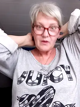 Snapshot of irinamaux chatting on July 2026 09:31:02 PM irinamaux online show from July 2026 09:31:02 PM