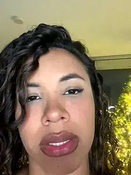 Brunettexio online show from December 2025 03:23:01 AM