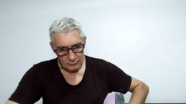 BIGUNCUTHARDCOCK online show from April 2026 12:57:01 AM