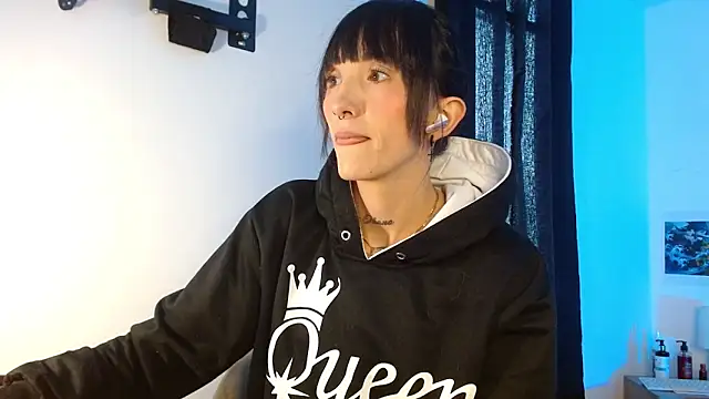 Snapshot of Sakura_and_yuki chatting on January 2025 02:24:02 PM Sakura and yuki online show from January 2025 02:24:02 PM