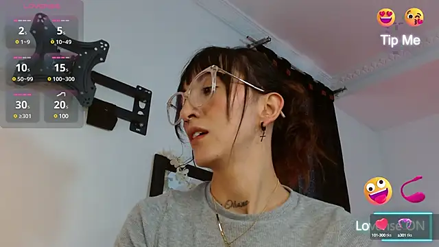 Snapshot of Sakura_and_yuki chatting on February 2025 09:32:02 PM Sakura and yuki online show from February 2025 09:32:02 PM