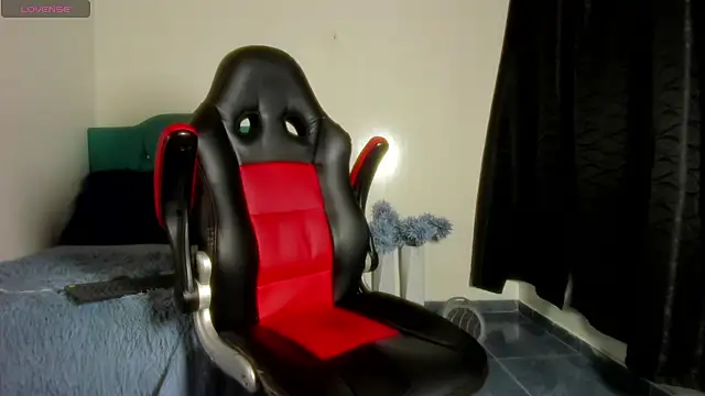 Snapshot of estebanlobo- chatting on January 2025 05:26:01 PM estebanlobo- online show from January 2025 05:26:01 PM