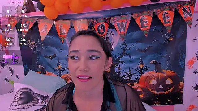 charlotte-11 online show from October 2025 04:18:01 PM