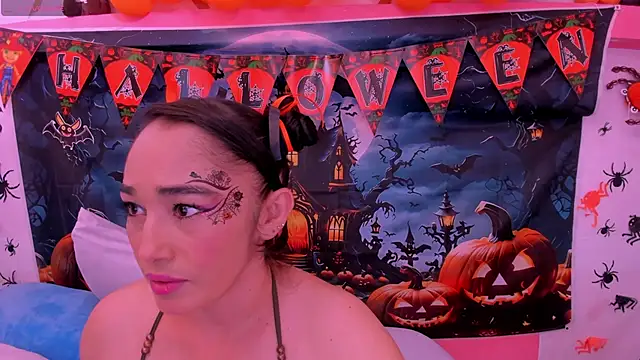 charlotte-11 online show from October 2025 03:16:01 PM