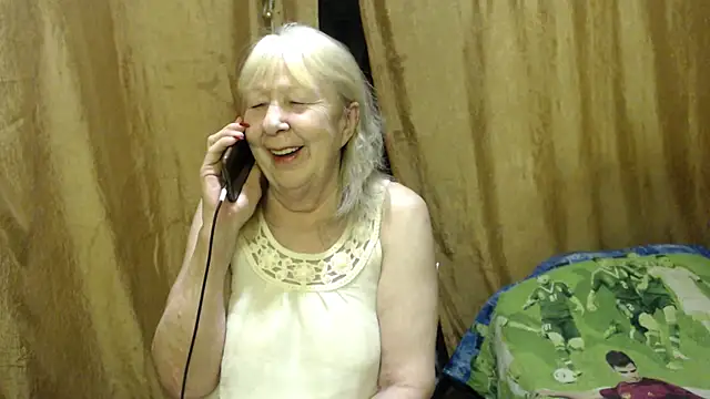 Snapshot of _Estelitta_5 chatting on February 2025 09:46:02 PM Estelitta 5 online show from February 2025 09:46:02 PM