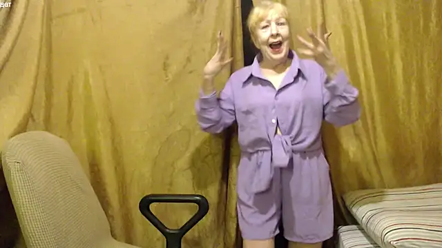 Snapshot of _Estelitta_5 chatting on November 2025 05:18:01 PM Estelitta 5 online show from November 2025 05:18:01 PM