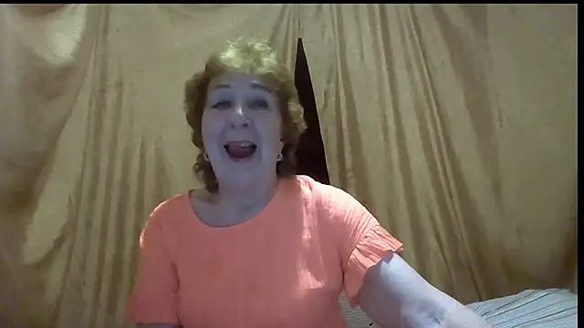 Snapshot of _Estelitta_5 chatting on June 2026 05:25:01 PM Estelitta 5 online show from June 2026 05:25:01 PM