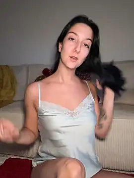 Snapshot of _Juliette chatting on June 2026 07:44:02 PM Juliette online show from June 2026 07:44:02 PM