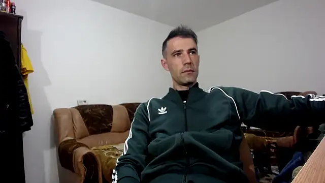 I like older menn online show from March 2026 06:19:01 AM