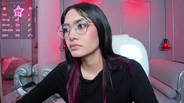 AzuraKindong online show from December 2025 07:09:01 PM