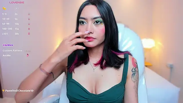 AzuraKindong online show from March 2026 07:17:01 PM