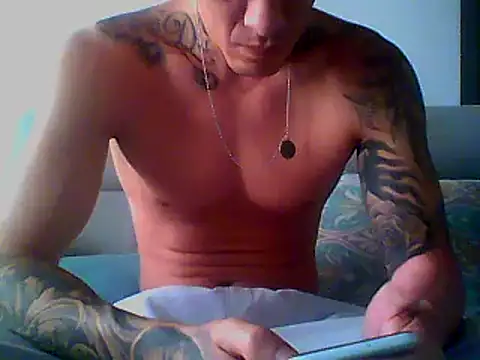 Snapshot of Skater29xx2 chatting on February 2025 03:10:01 PM Skater29xx2 online show from February 2025 03:10:01 PM
