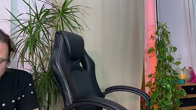 Snapshot of TheWildMiu chatting on December 2024 12:33:02 AM TheWildMiu online show from December 2024 12:33:02 AM