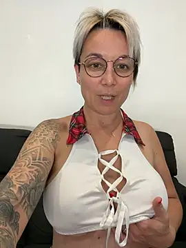 Snapshot of marinella07 chatting on June 2026 10:29:01 AM marinella07 online show from June 2026 10:29:01 AM