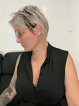 Snapshot of marinella07 chatting on June 2026 07:35:02 AM marinella07 online show from June 2026 07:35:02 AM