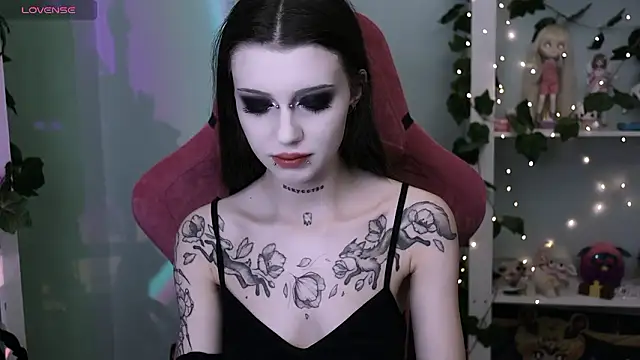 prettybones online show from February 2026 02:04:01 AM