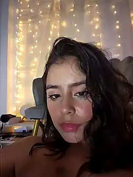 Snapshot of Juanelopez1 chatting on January 2025 06:35:01 AM Juanelopez1 online show from January 2025 06:35:01 AM
